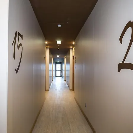 La De Roces Hotell *