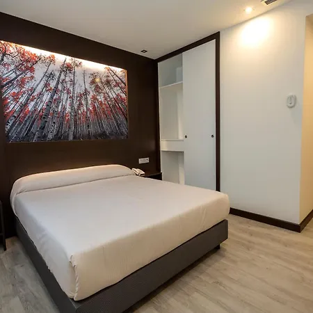 La De Roces Hotell *