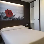 酒店 La De Roces 希洪