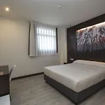 La De Roces 酒店