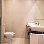 酒店 La De Roces 希洪