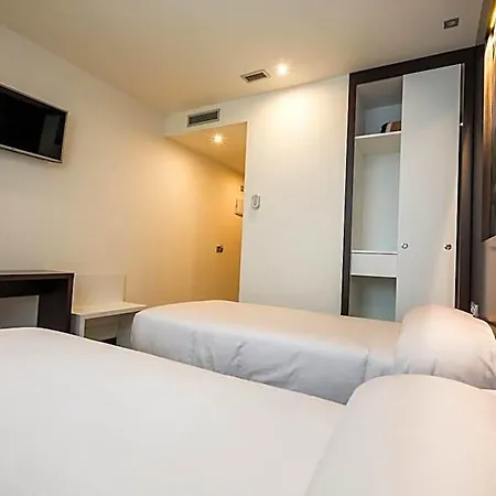 La De Roces Hotel