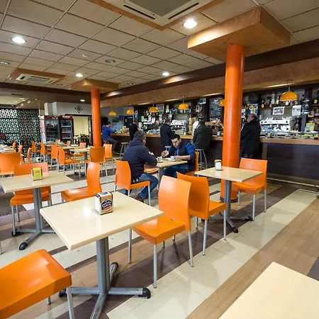 酒店 La De Roces 希洪