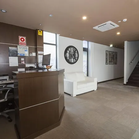 Hotel La De Roces *